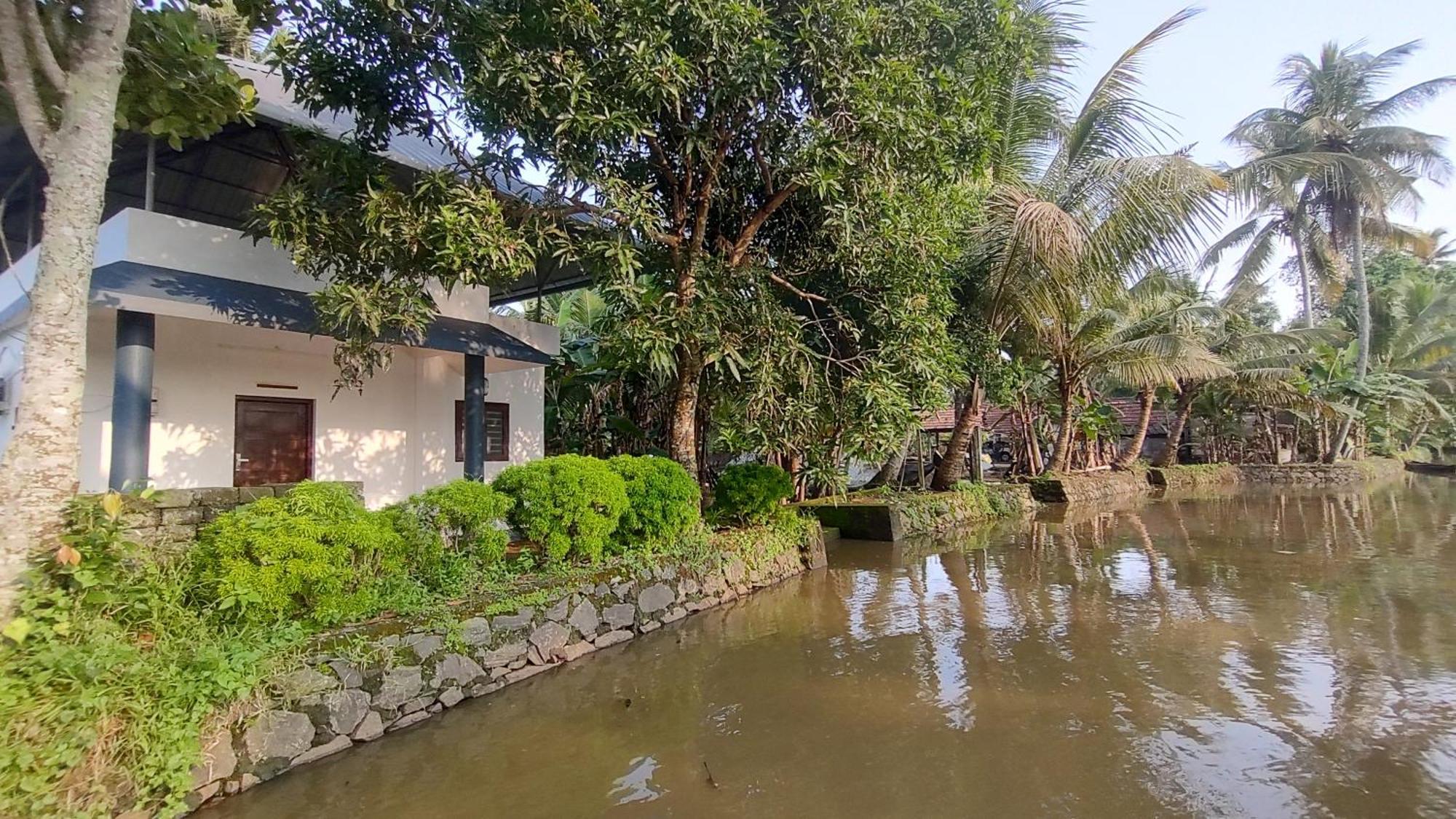 Valentine'S Rice Bowl Home Stay Alappuzha Εξωτερικό φωτογραφία